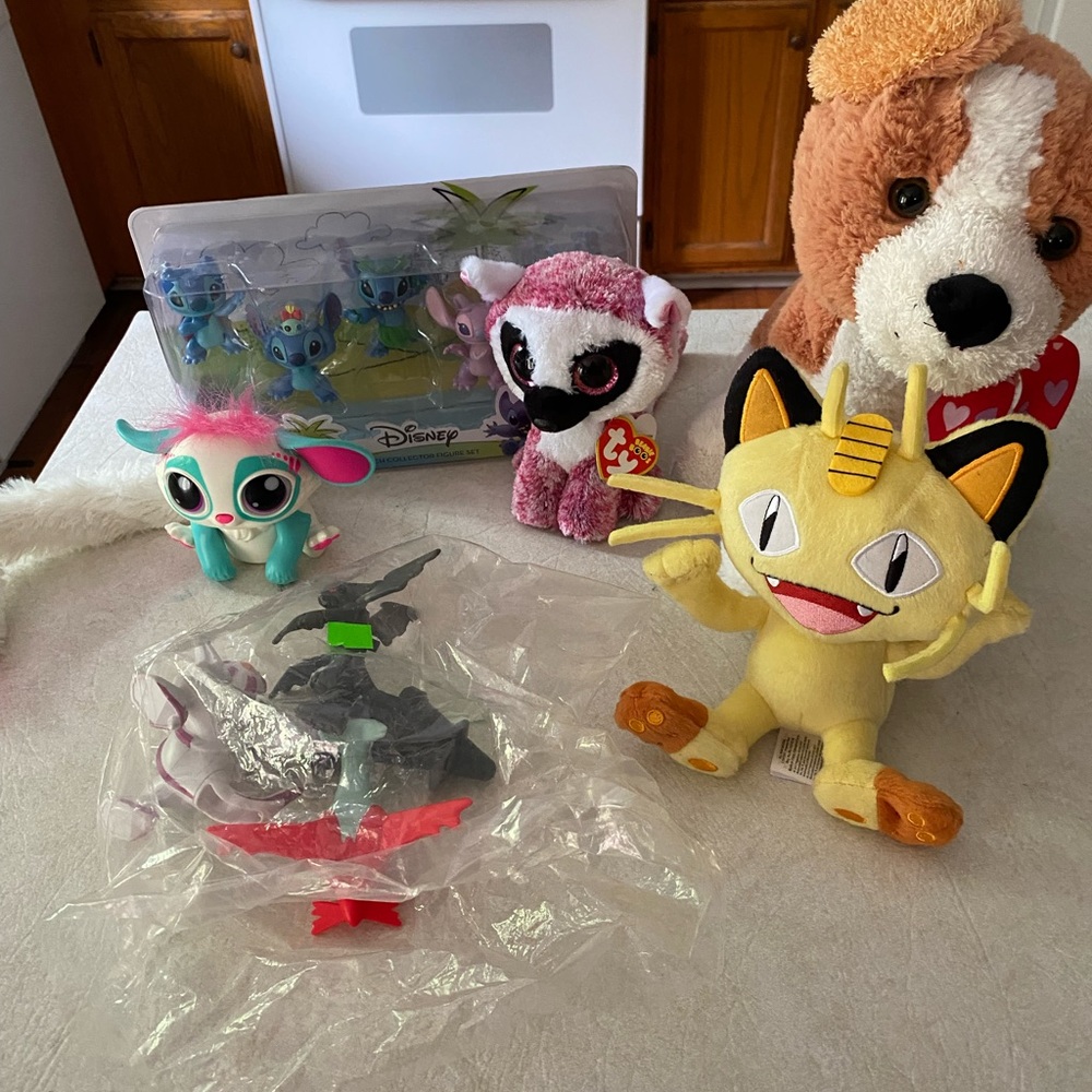 Small bag of toys